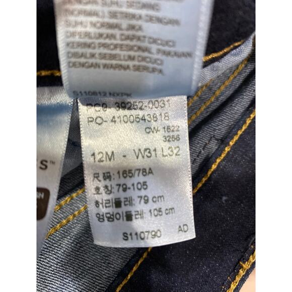 Levi’s Jeans SIZE 12 M Classic Bootcut Dark Wash Cotton Blend Denim - Picture 10 of 13